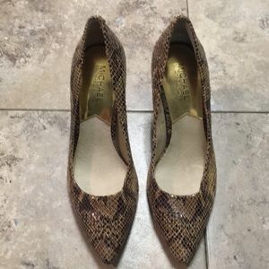 MICHAEL Michael Kors size 7.5 snakeskin heels